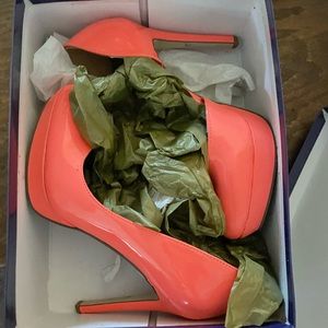 Madden Girl coral pumps, sz 8